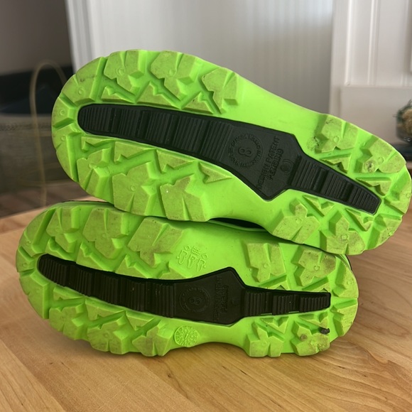 Toddler Snow Boots Size 8 - Picture 3 of 4